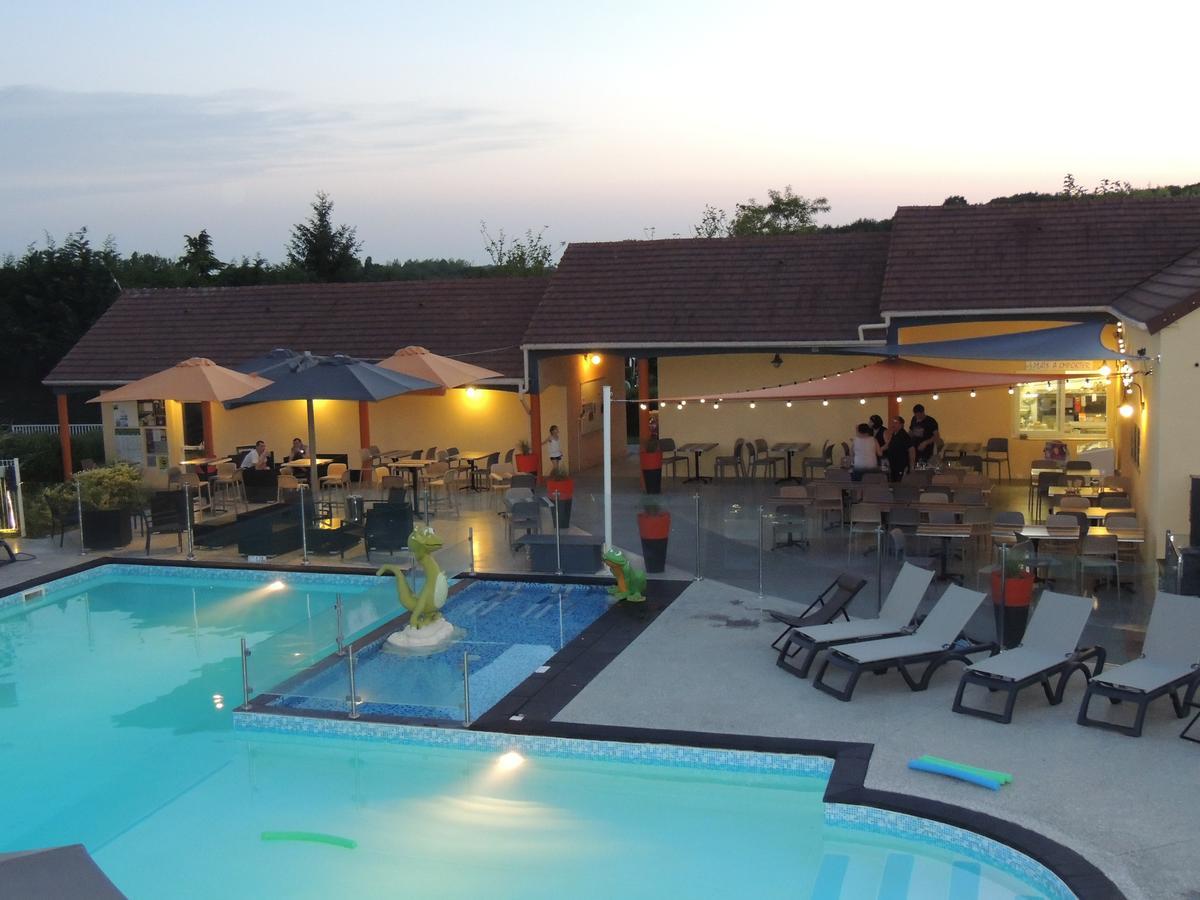 Camping L'Arada Parc Hotel Sonzay Екстериор снимка